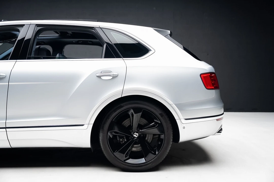 2018 Bentley Bentayga - Image 19 of 21