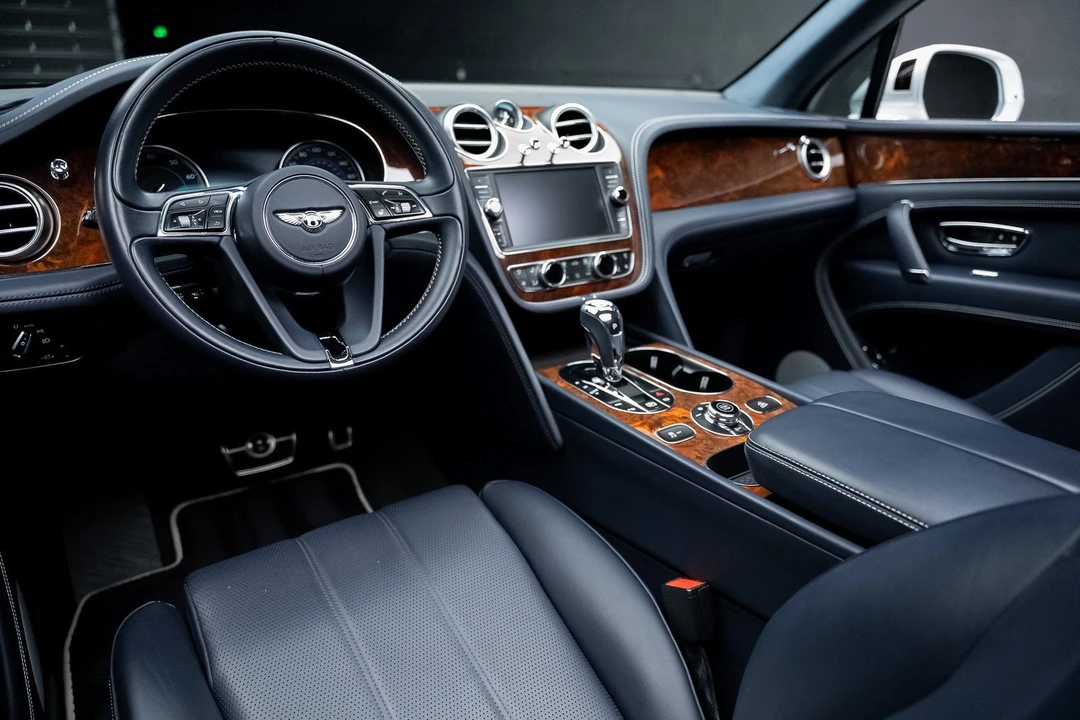 2018 Bentley Bentayga - Image 2 of 21