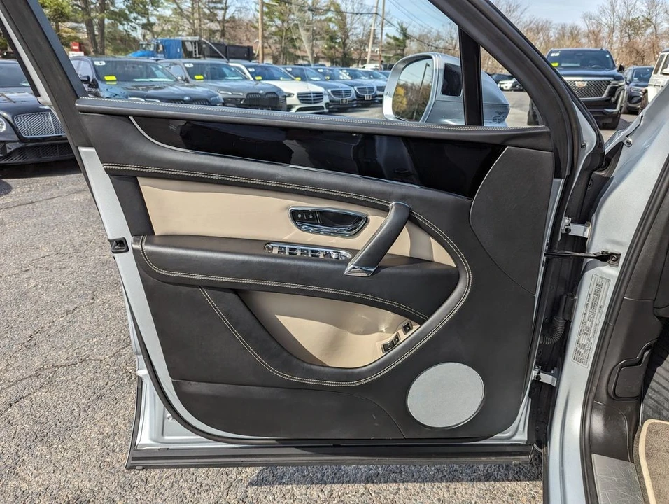 2018 Bentley Bentayga - Image 11 of 31