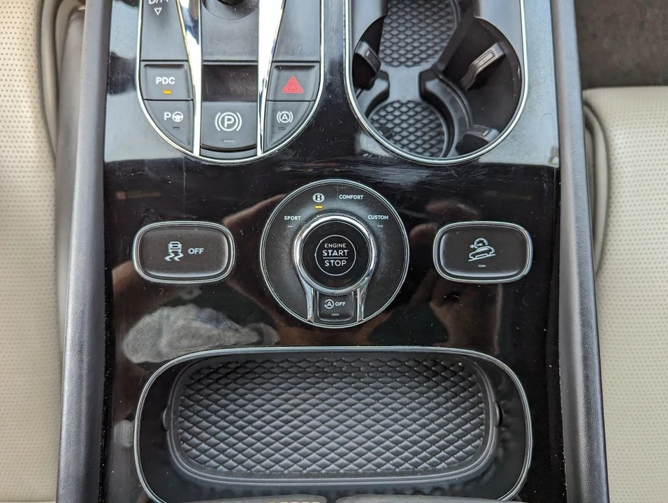 2018 Bentley Bentayga - Image 27 of 31