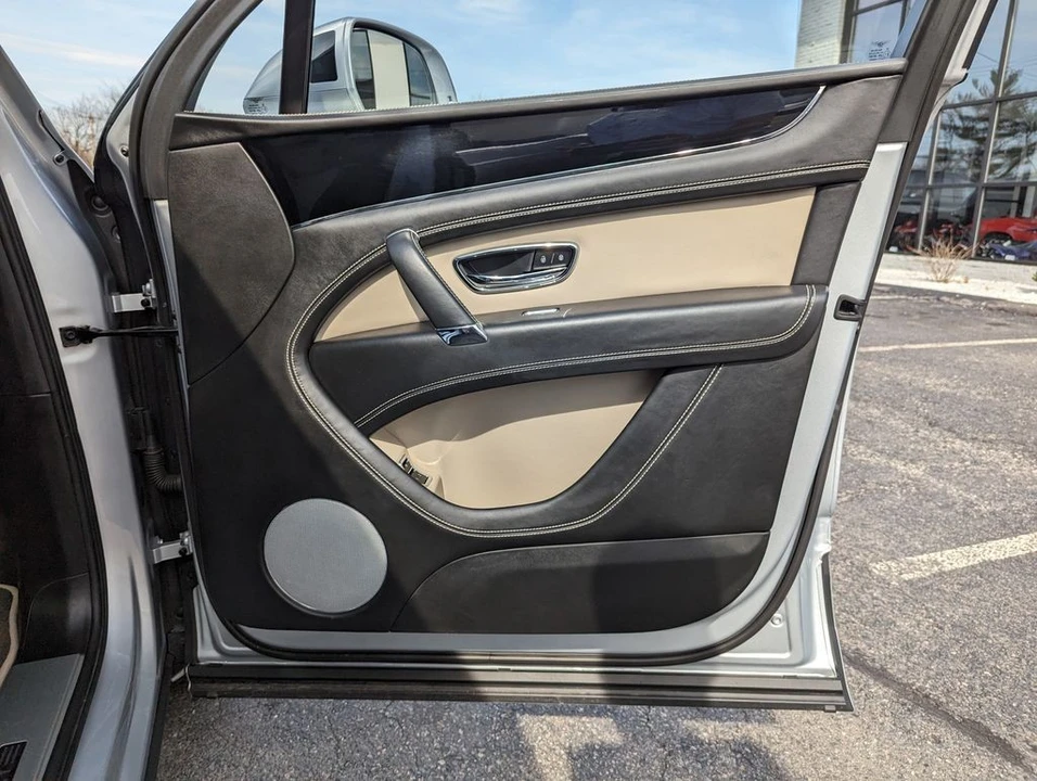 2018 Bentley Bentayga - Image 31 of 31