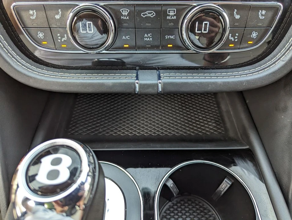 2018 Bentley Bentayga - Image 25 of 31
