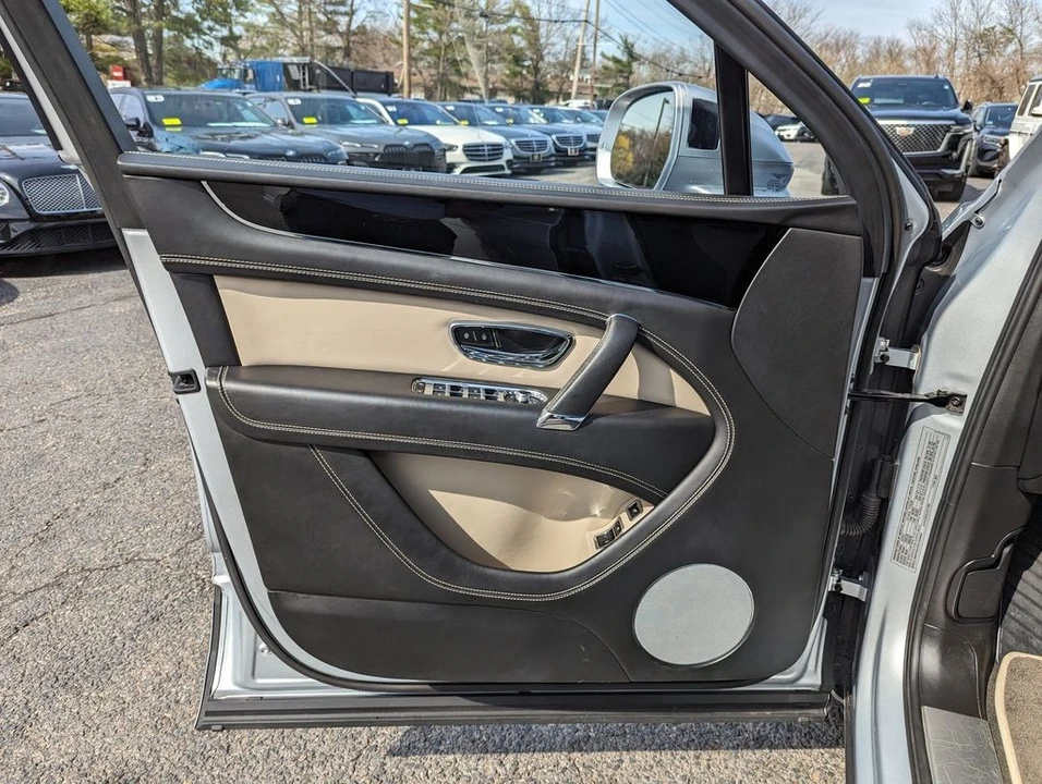 2018 Bentley Bentayga - Image 11 of 31