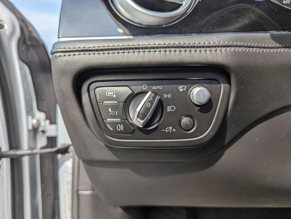 2018 Bentley Bentayga - Image 14 of 31