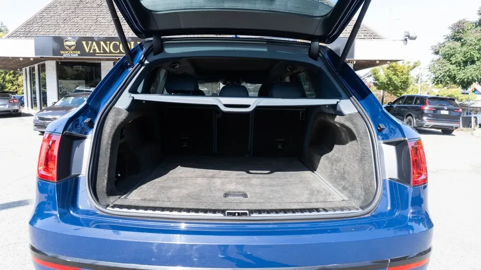 2018 Bentley Bentayga - Image 9 of 20