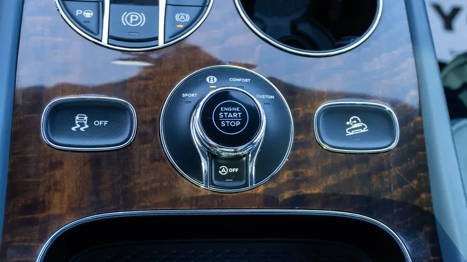 2018 Bentley Bentayga - Image 18 of 20