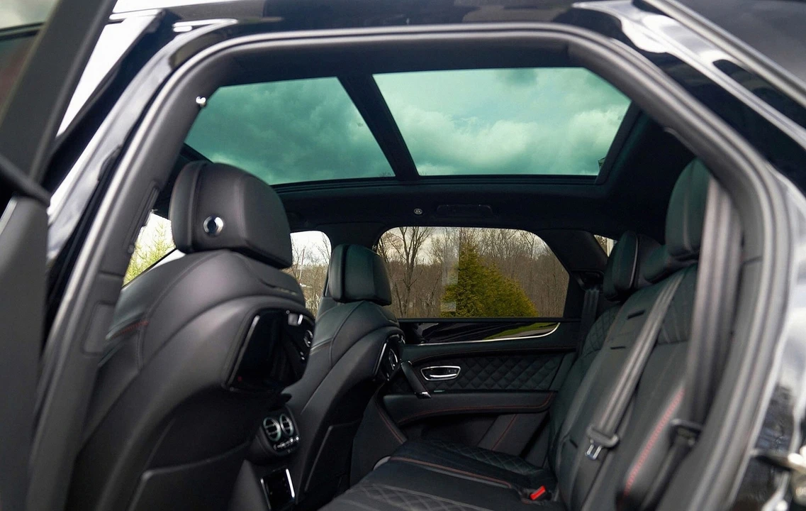 2018 Bentley Bentayga - Image 16 of 26
