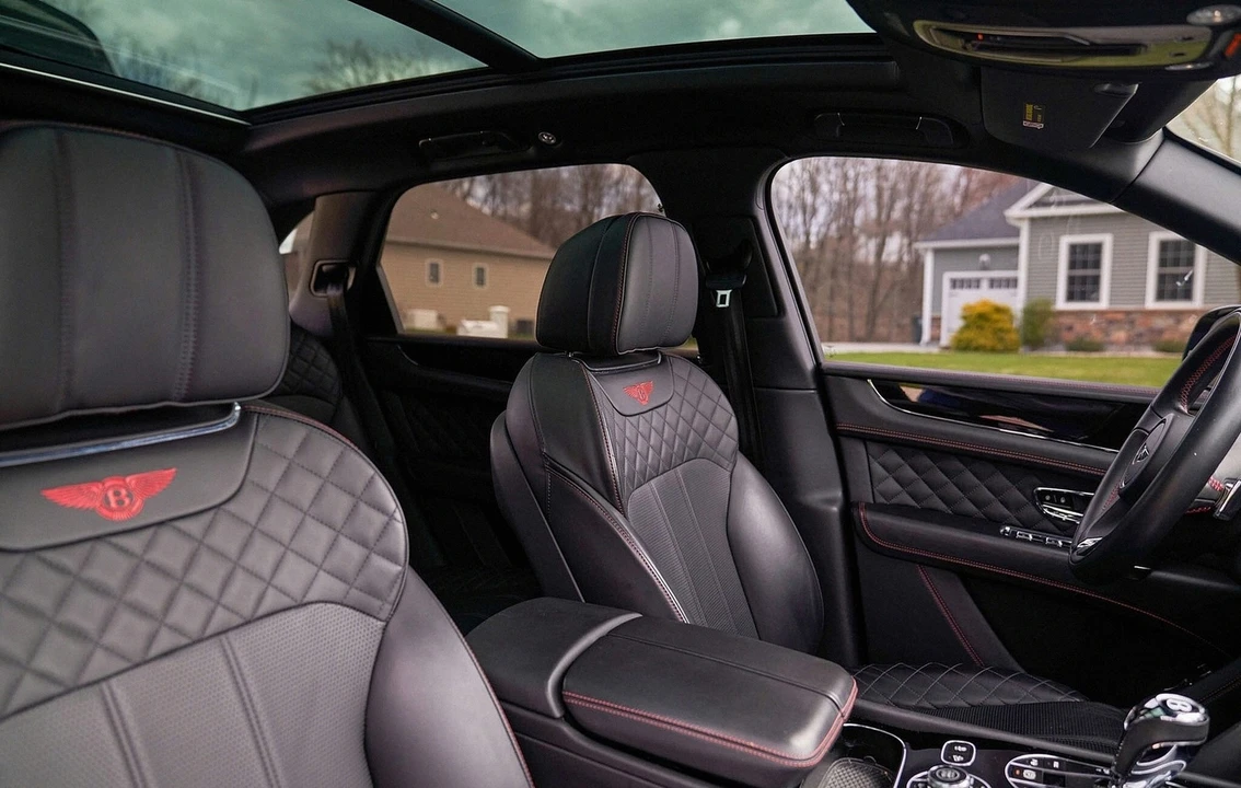 2018 Bentley Bentayga - Image 19 of 26
