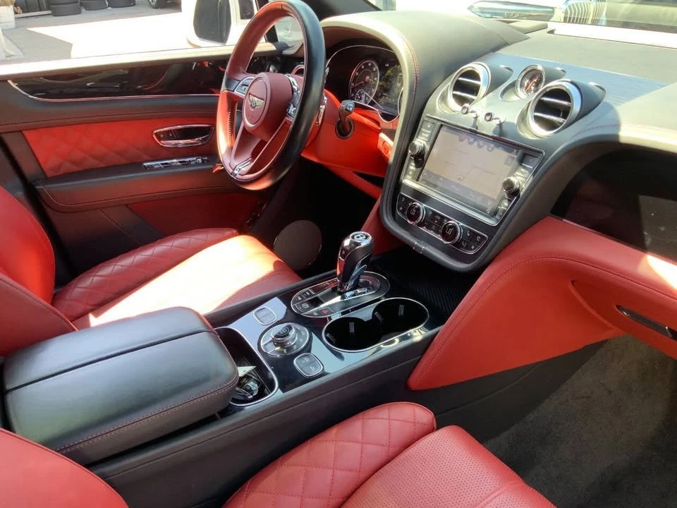 2018 Bentley Bentayga - Image 18 of 20