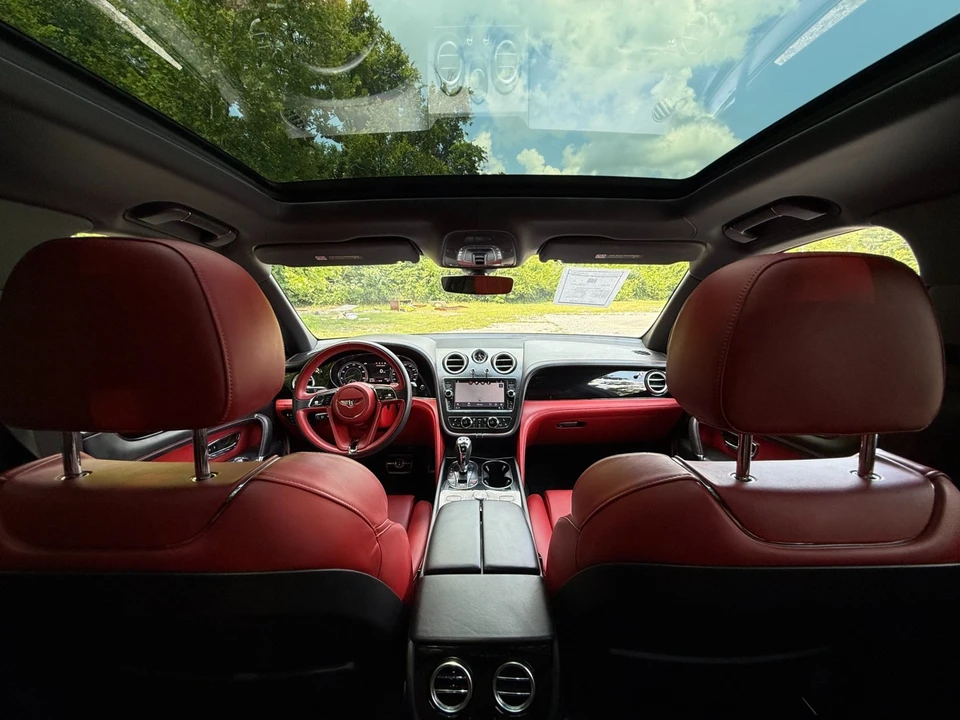 2018 Bentley Bentayga - Image 25 of 31