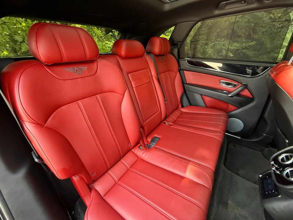 2018 Bentley Bentayga - Image 17 of 31