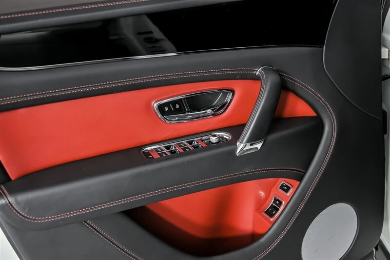 2018 Bentley Bentayga - Image 17 of 21