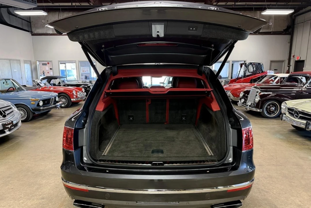2018 Bentley Bentayga - Image 7 of 21