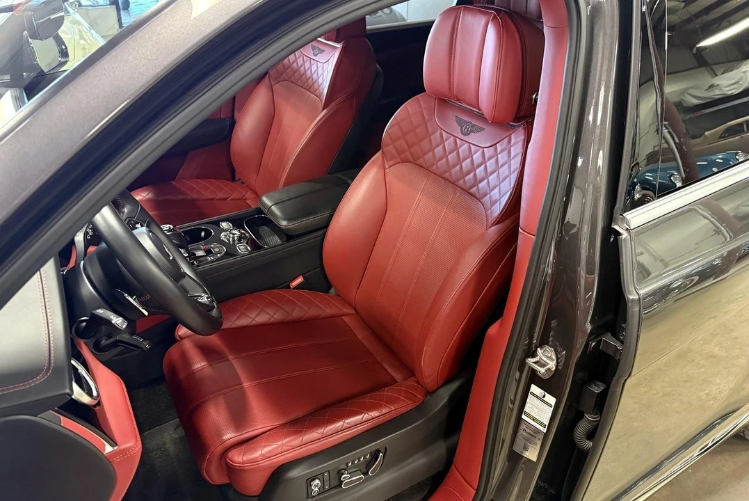 2018 Bentley Bentayga - Image 8 of 21