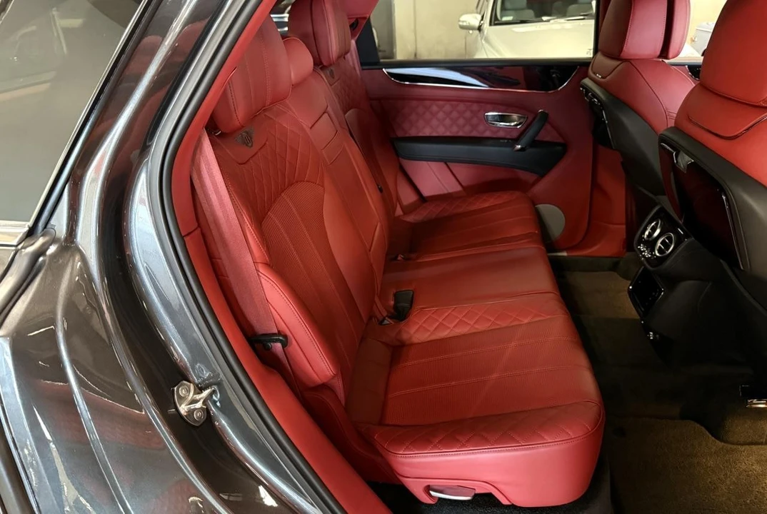 2018 Bentley Bentayga - Image 9 of 21