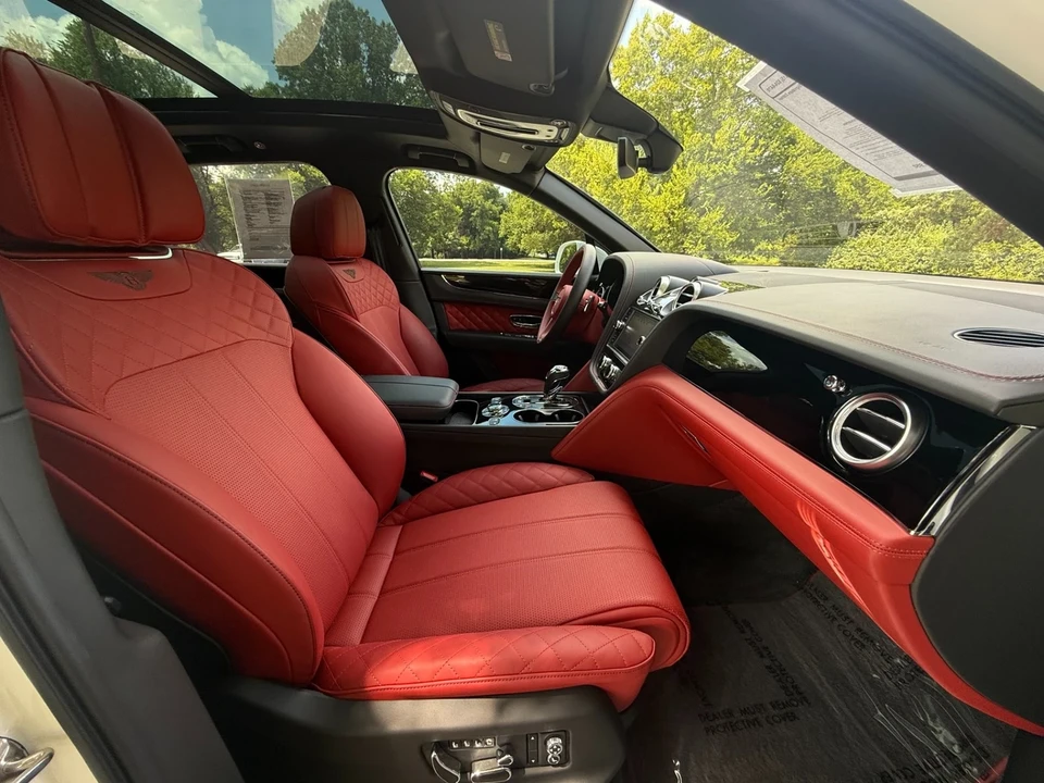 2018 Bentley Bentayga - Image 17 of 21
