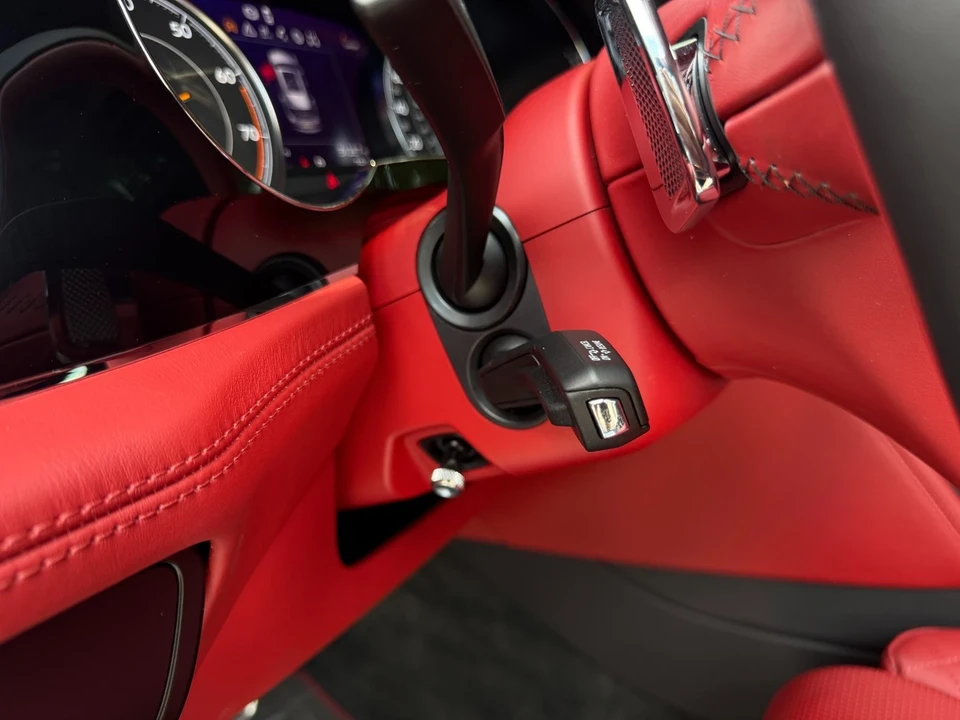 2018 Bentley Bentayga - Image 11 of 21