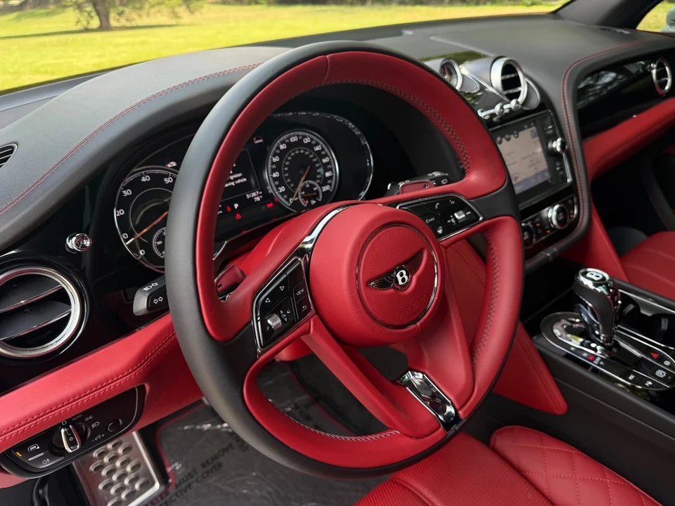 2018 Bentley Bentayga - Image 10 of 21
