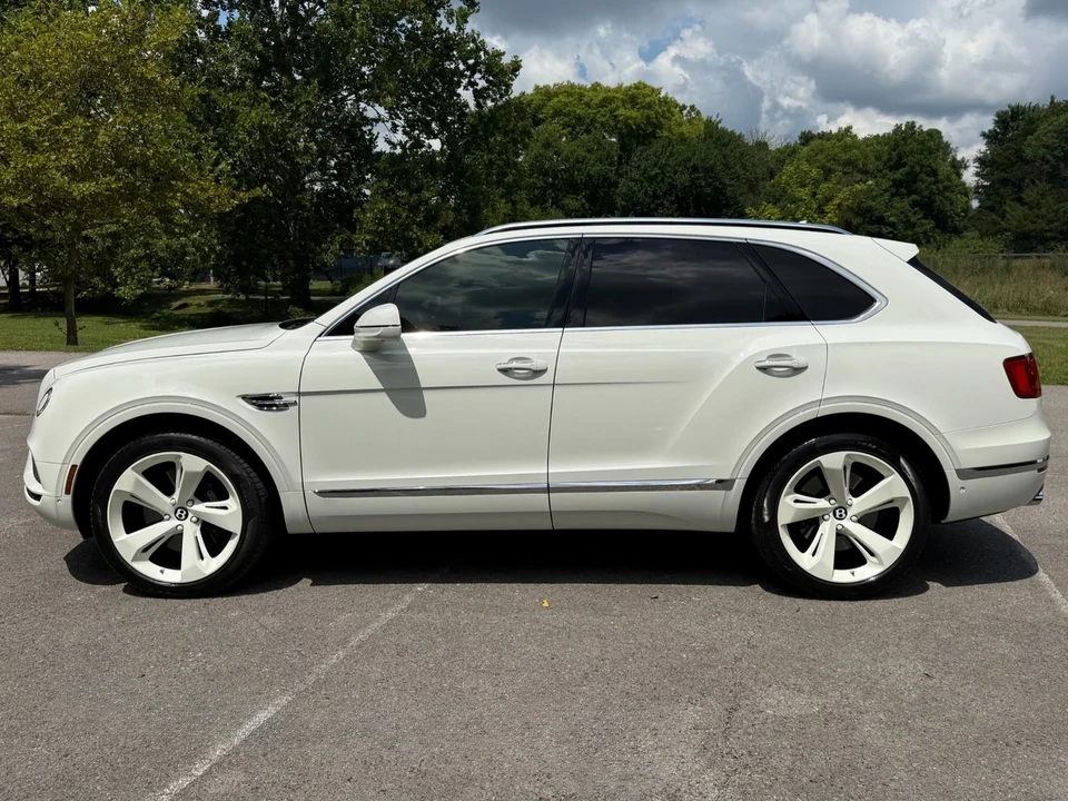 2018 Bentley Bentayga - Image 8 of 21