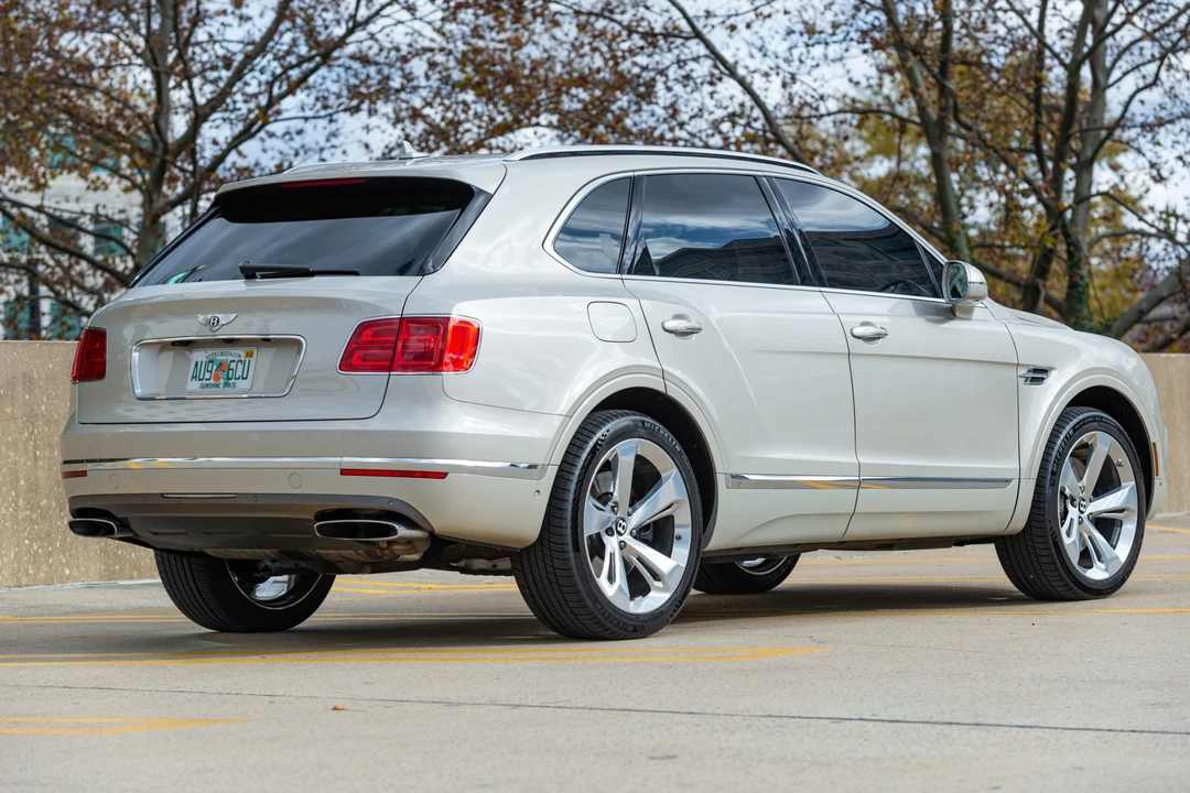2018 Bentley Bentayga - Image 6 of 31