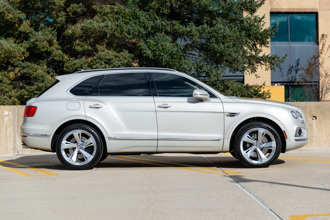 2018 Bentley Bentayga - Image 7 of 31