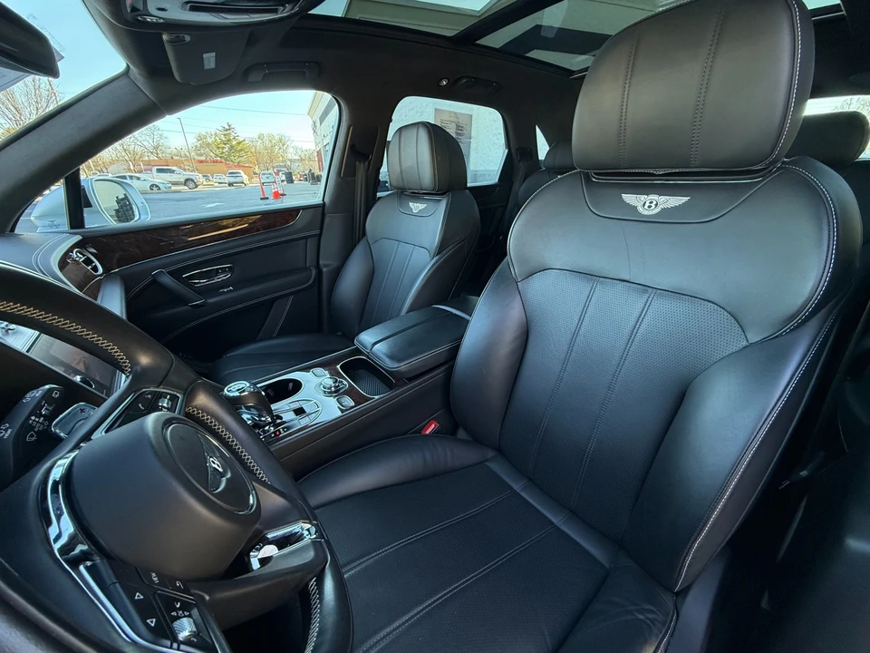 2018 Bentley Bentayga - Image 13 of 21