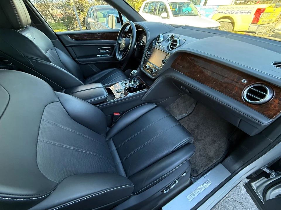 2018 Bentley Bentayga - Image 18 of 21
