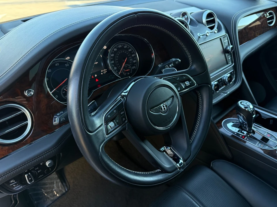 2018 Bentley Bentayga - Image 10 of 12