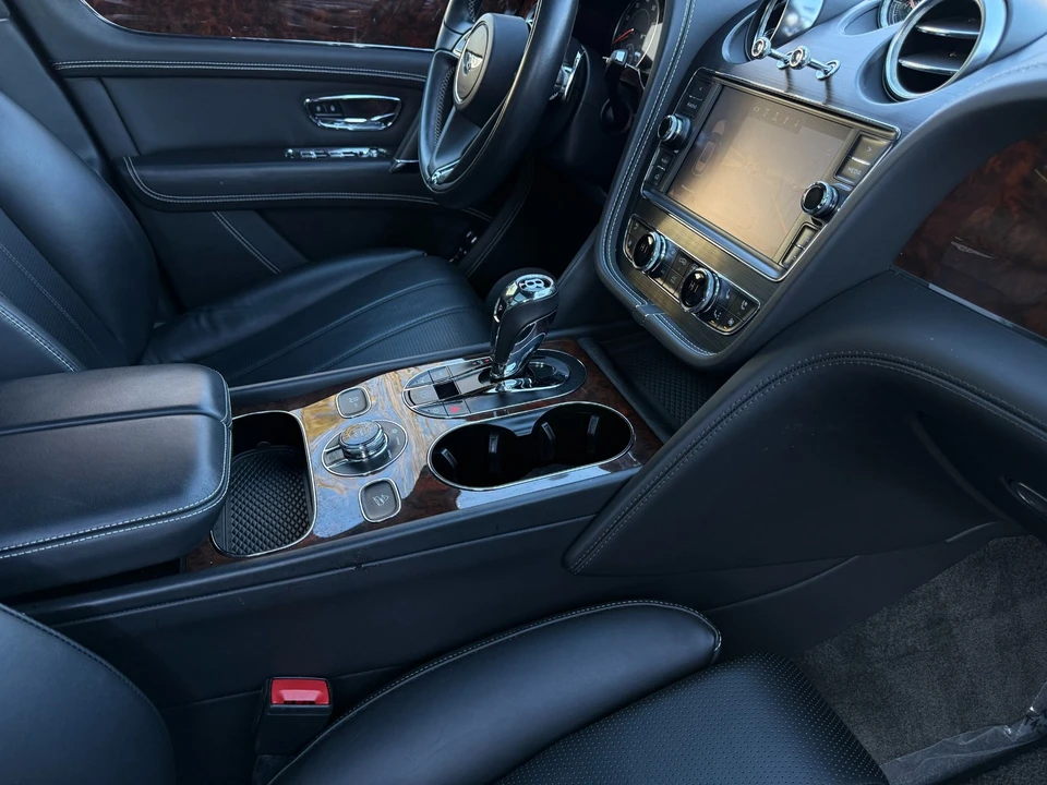 2018 Bentley Bentayga - Image 19 of 21