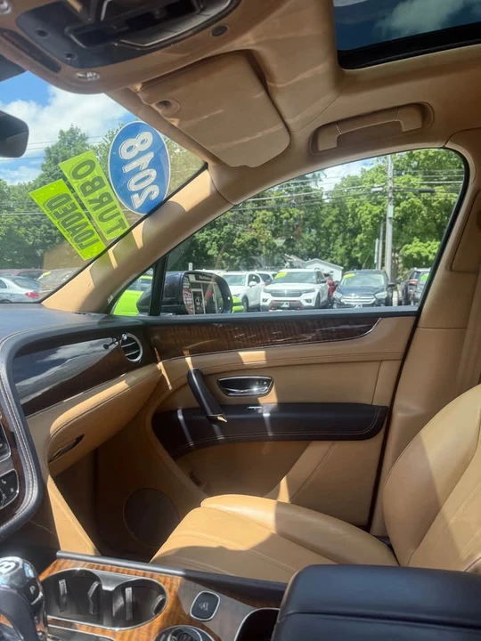 2018 Bentley Bentayga - Image 14 of 16