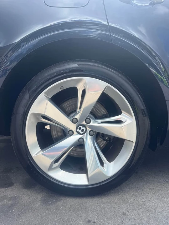 2018 Bentley Bentayga - Image 3 of 16