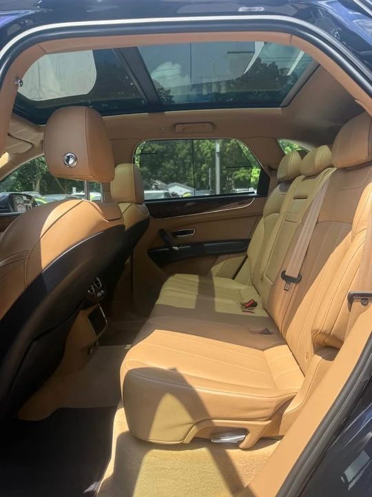 2018 Bentley Bentayga - Image 7 of 16