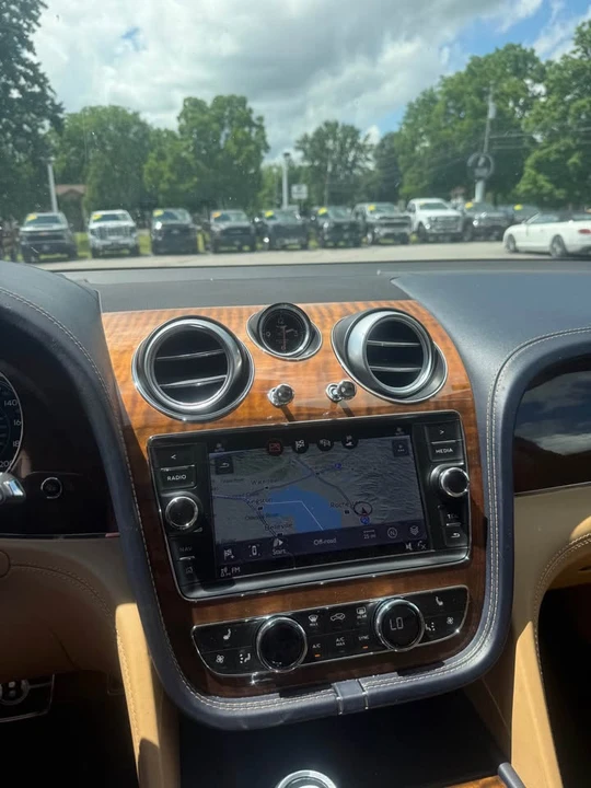 2018 Bentley Bentayga - Image 12 of 16