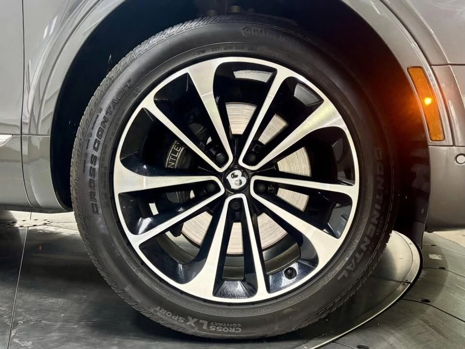 2018 Bentley Bentayga - Image 11 of 20