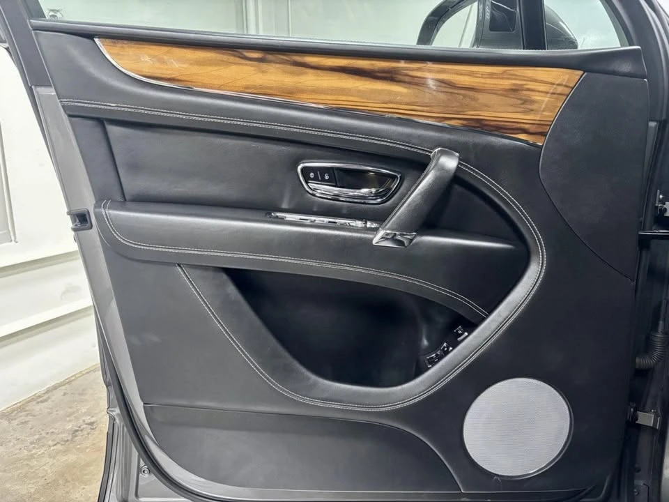 2018 Bentley Bentayga - Image 12 of 20