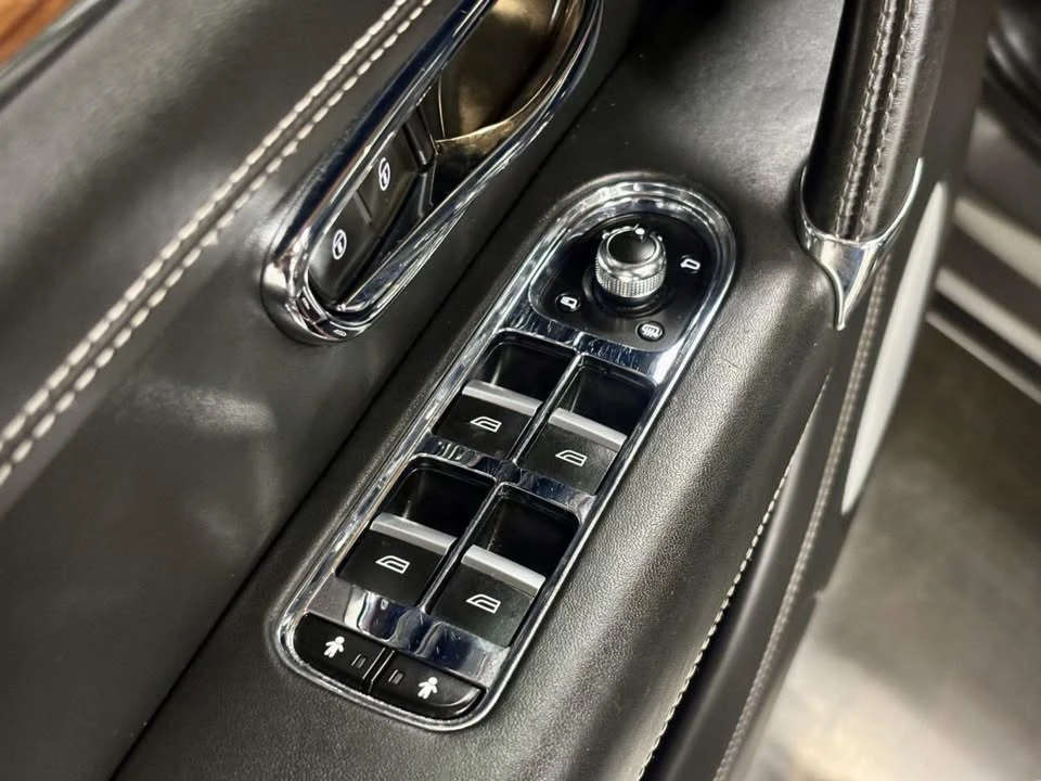 2018 Bentley Bentayga - Image 13 of 20