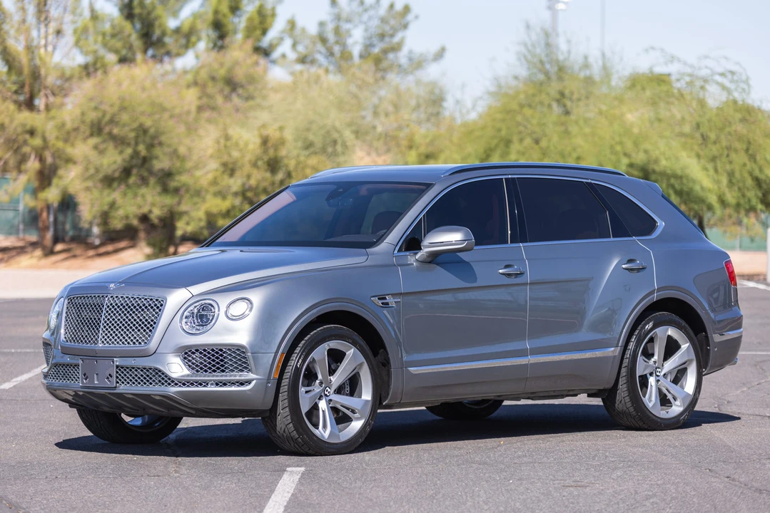 2018 Bentley Bentayga - Image 2 of 31