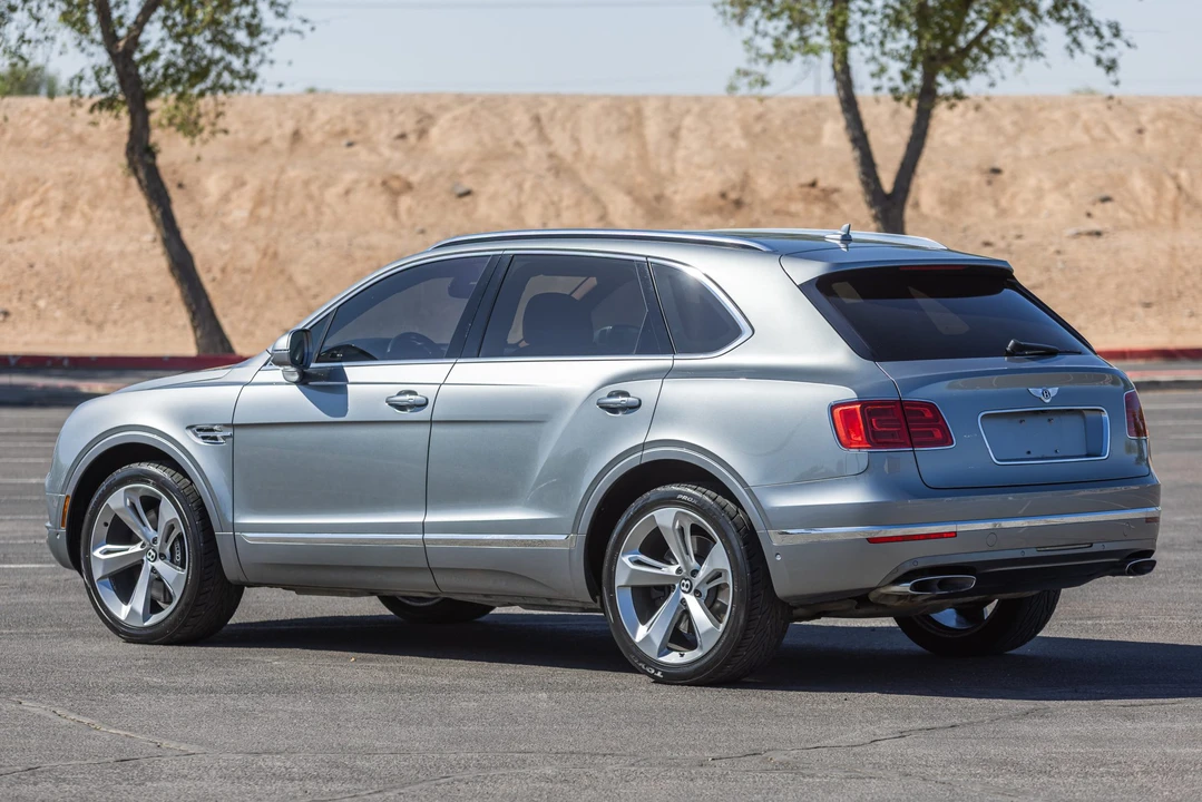 2018 Bentley Bentayga - Image 10 of 31