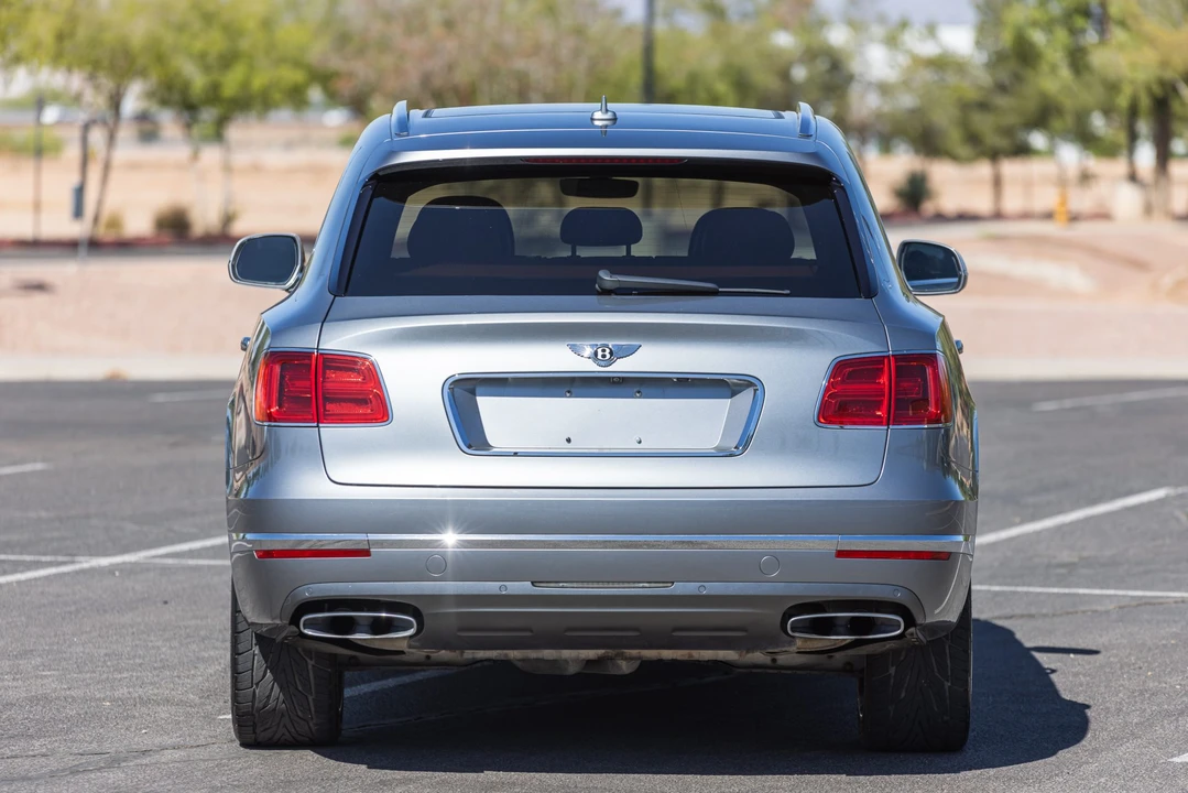 2018 Bentley Bentayga - Image 8 of 31