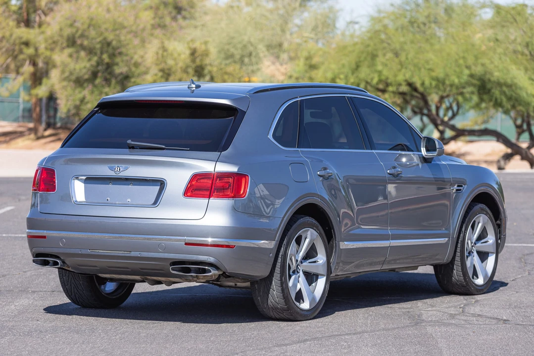 2018 Bentley Bentayga - Image 7 of 31