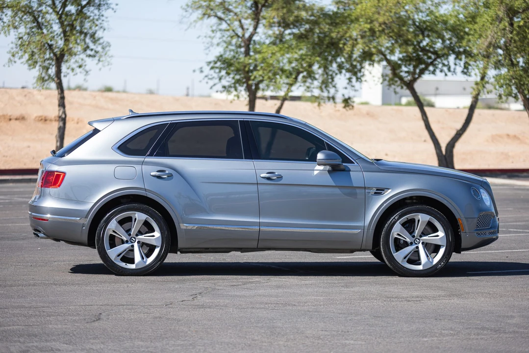 2018 Bentley Bentayga - Image 6 of 31