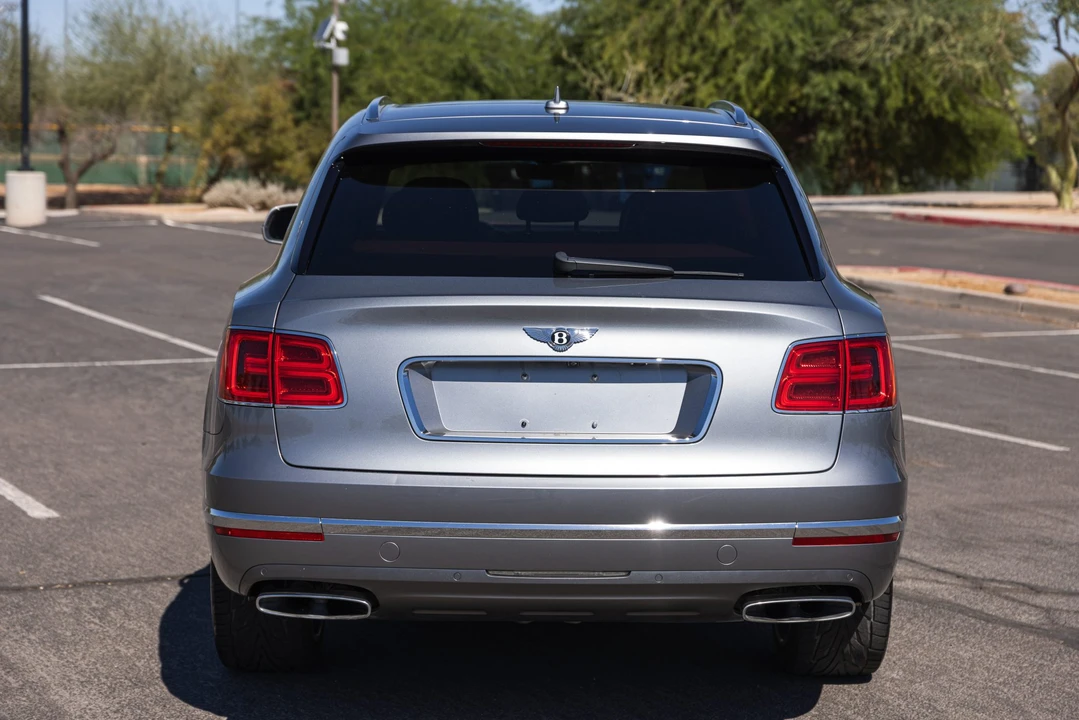 2018 Bentley Bentayga - Image 9 of 31