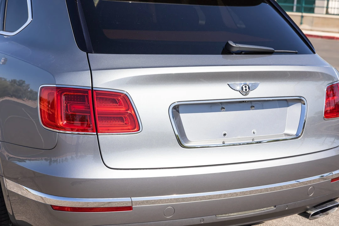 2018 Bentley Bentayga - Image 26 of 31