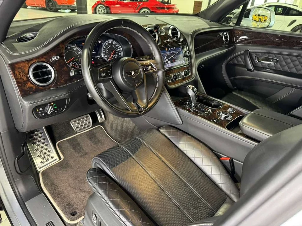 2018 Bentley Bentayga - Image 9 of 12