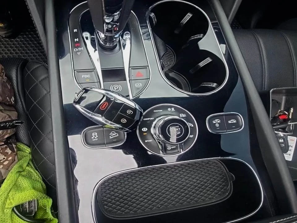 2018 Bentley Bentayga - Image 7 of 13