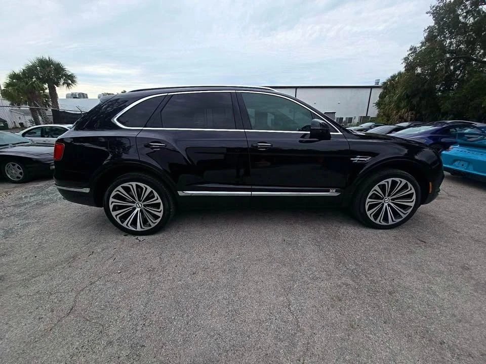 2018 Bentley Bentayga - Image 9 of 13