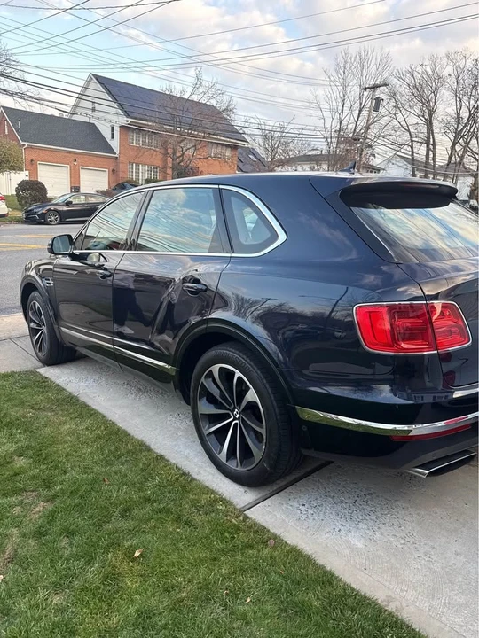 2018 Bentley Bentayga - Image 8 of 14