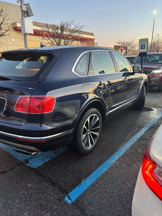 2018 Bentley Bentayga - Image 6 of 14