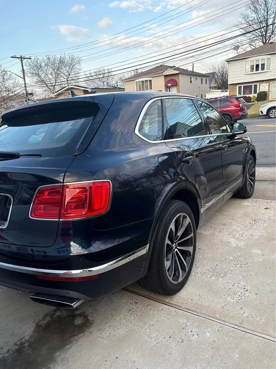 2018 Bentley Bentayga - Image 9 of 14
