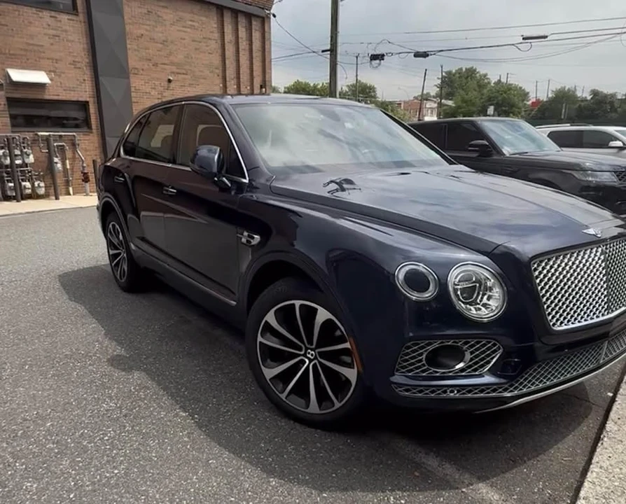 2018 Bentley Bentayga - Image 2 of 14
